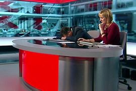 Voditelj BBC-a zaspao pred kamerama (Video)