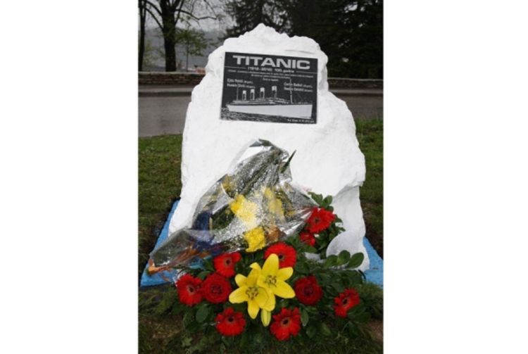 Spomen-ploča nestalima na Titaniku