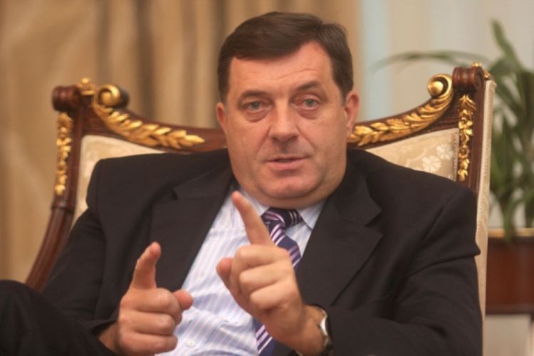 Dodik: Podigao bih pripravnost vojske u Srbiji