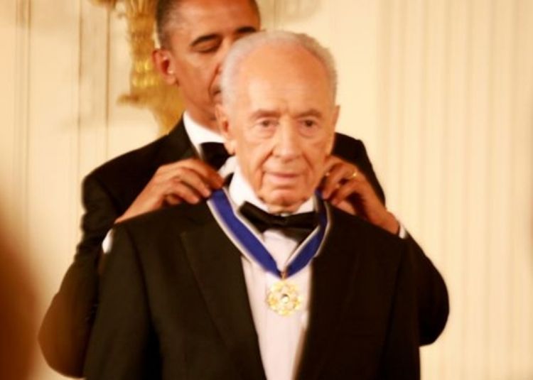 Obama odlikovao Peresa Medaljom slobode