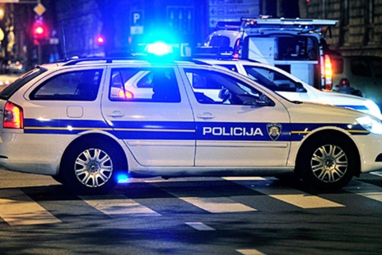 Split: Uhapšen 12-godišnjak zbog krađe mobitela