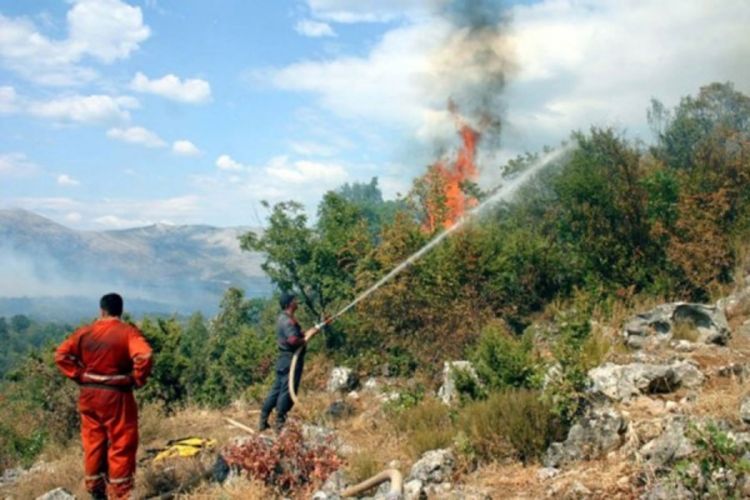 Dramatično u Trebinju: Vatra se približila manastiru Tvrdoš