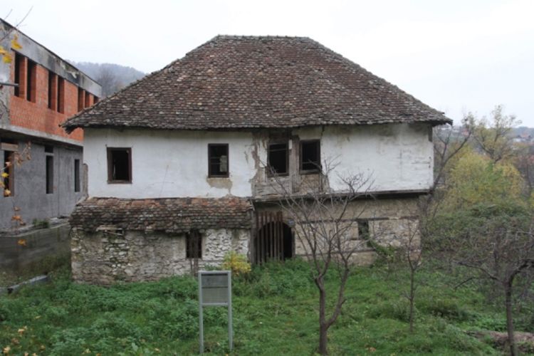 Slavne kuće u Banjaluci neslavno propadaju