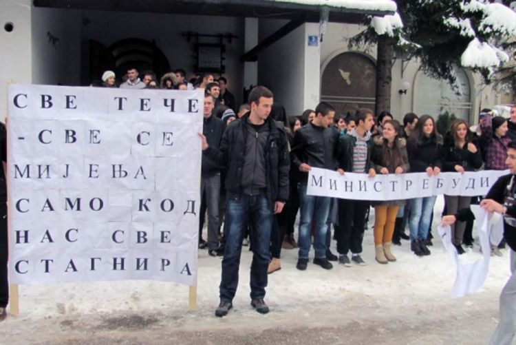 Nakon protesta paljanskih studenata Ivanović podnio ostavku