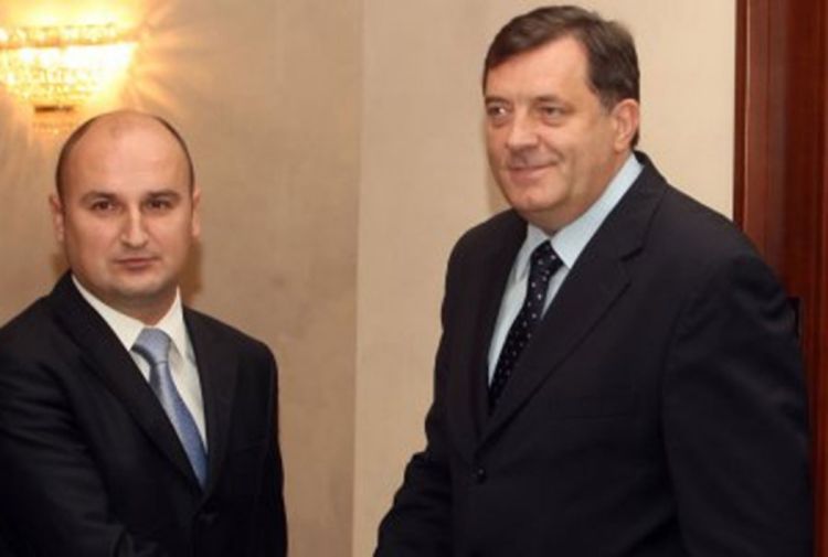 U toku sastanak Dodik - Džombić: Večeras odluka o Vladi?