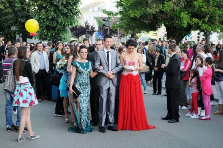 Banjaluka: Učenici SŠC Gemit - Apeiron proslavili matursko veče