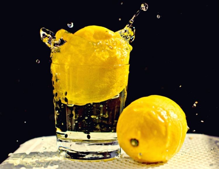 Započnite dan čašom tople vode i sokom od limuna