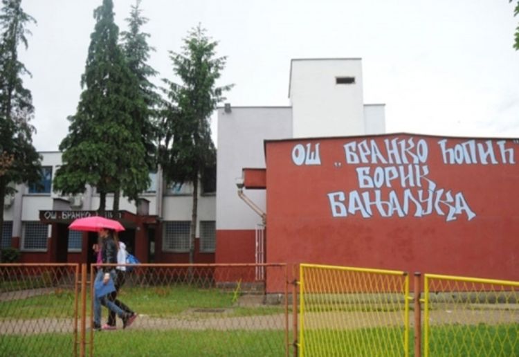 Banjaluka: Pedofil presreće učenice oko škola