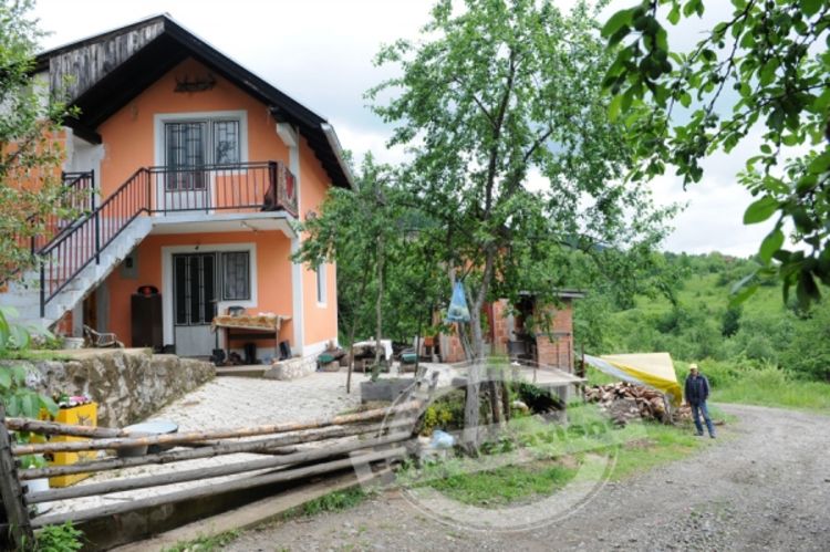Tragedija kod Kotor Varoša: Sletio s puta i usmrtio dječaka u dvorištu