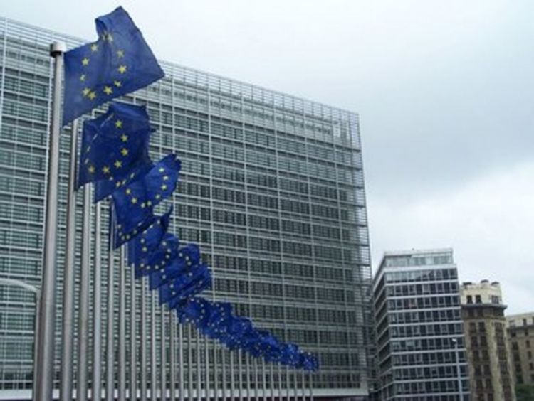 Evropskoj komisiji prijeti bankrot