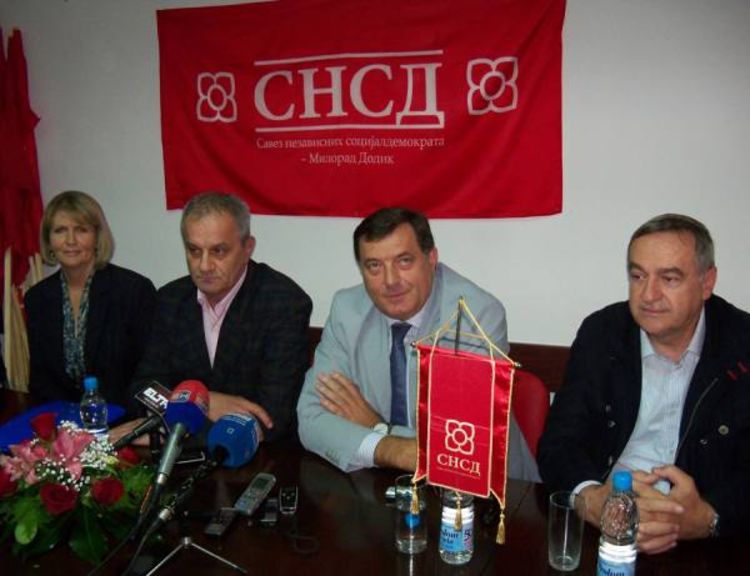 Dodik: Zakazaćemo referendum o smjeni Vučurevića