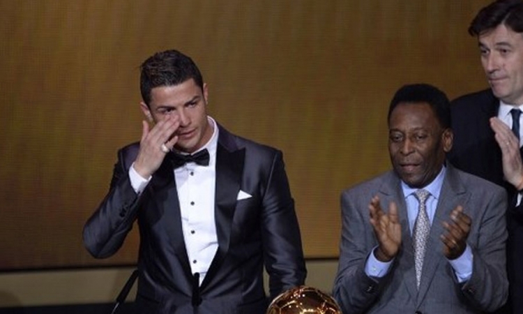 Ronaldo poljubio Irinu, preuzeo nagradu i rasplakao se
