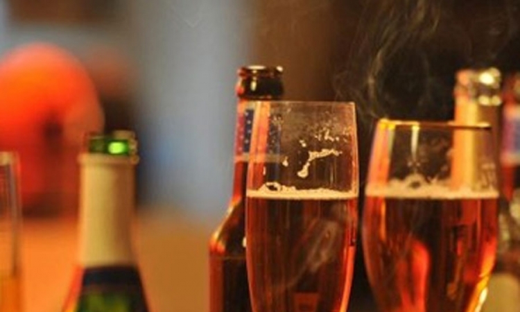 Srbijanci prvo piće popiju sa 13 godina