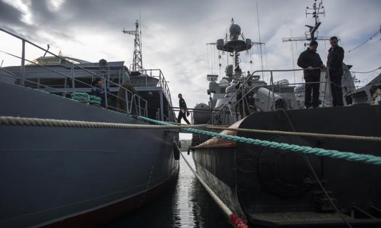 Ukrajinski brodovi napuštaju Krim