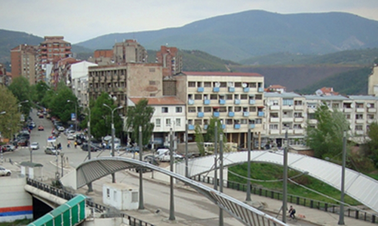 Ubijena djevojka, muškarac povrijeđen u Kosovskoj Mitrovici