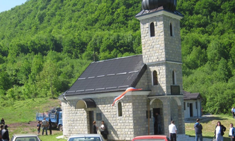  Iz hrama ukradeno crkveno zvono