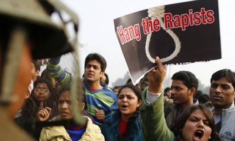Protest na hiljade ljudi zbog silovanja djevojčice