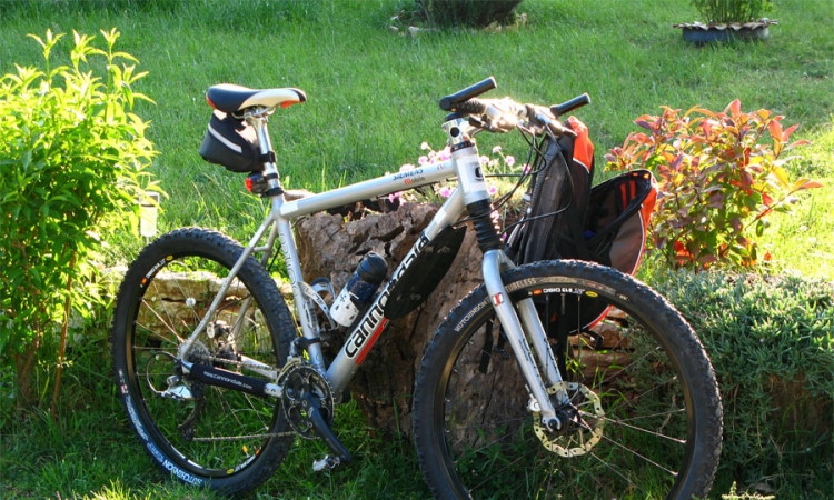 Ukrao dva bicikla iz haustora na Palama