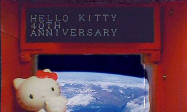  Helo Kiti otputovala u svemir za svoj 40. rođendan
