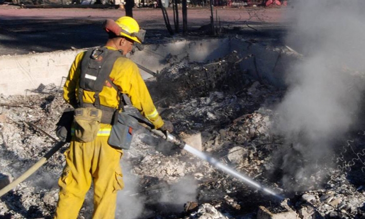 Vatrogasci se bore sa požarom u Kaliforniji