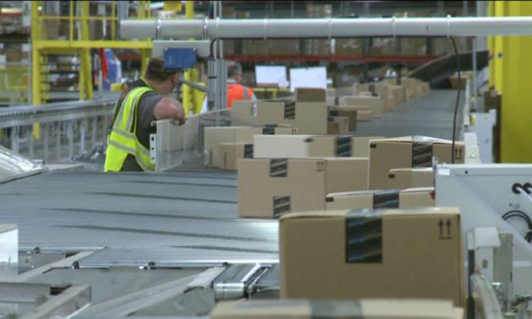 Amazon angažuje 80.000 sezonskih radnika u SAD