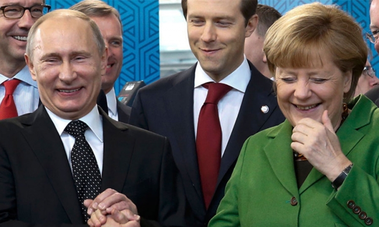 Od Merkelove zavise sankcije Rusiji