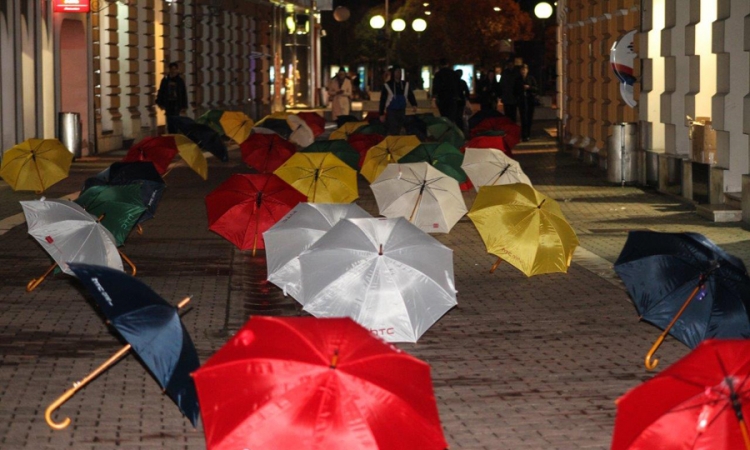 m:tel i HTC uljepšali kišni dan građanima Banjaluke i Bijeljine