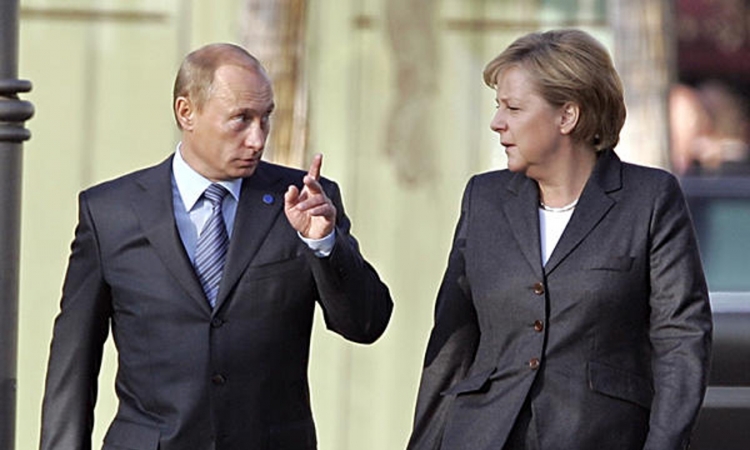 Putin i Merkel ukazali na značaj sporazuma o gasu