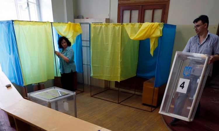 Ukrajinci danas biraju parlament