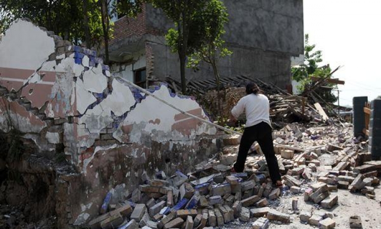 U snažnom zemljotresu poginula starica, 60 ljudi povrijeđeno