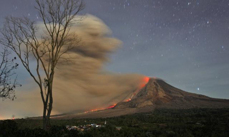 Erupcija japanskog vulkana Aso