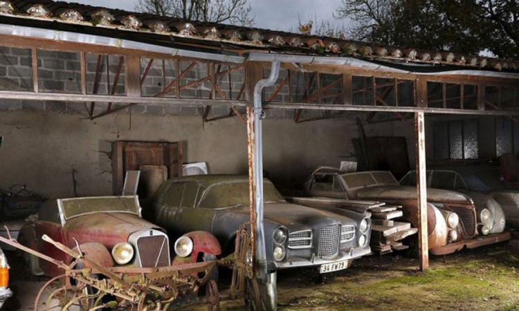 Otkriveno oko stotinu starih i rijetkih automobila