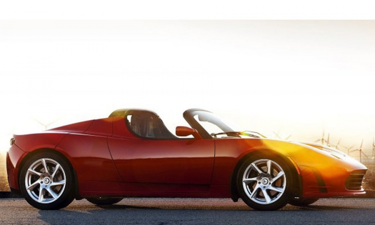 Tesla predstavlja unaprijeđeni Roadster do kraja 2014.