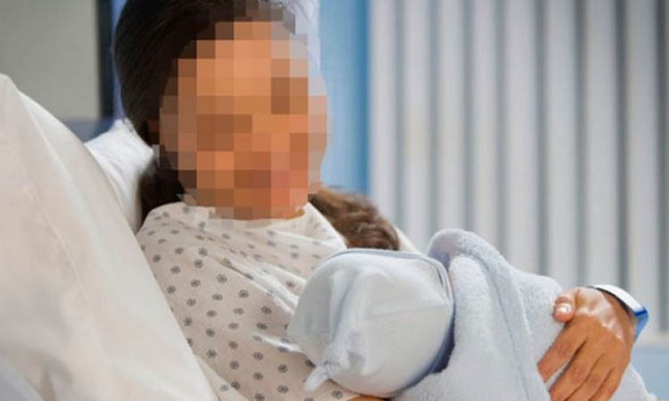 Nevjerovatna majčinska hrabrost: Sama izvadila dvije bebe iz stomaka