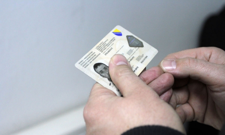 Nezakonito traže kopiju lične karte