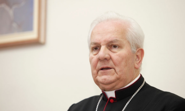 Biskup Komarica: Papina posjeta podsticaj BiH da krene sa slijepog kolosjeka