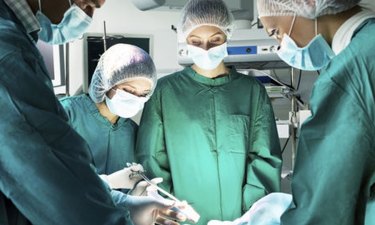 Uspješno izvedena prva transplantacija muškog polnog organa 