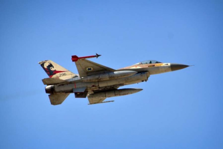 Mediji izvještavaju da su izraelski avioni napali sirijske baze