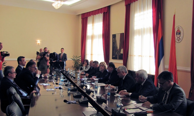 Dodik razgovara sa predstavnicima RS u zajedničkim institucijama