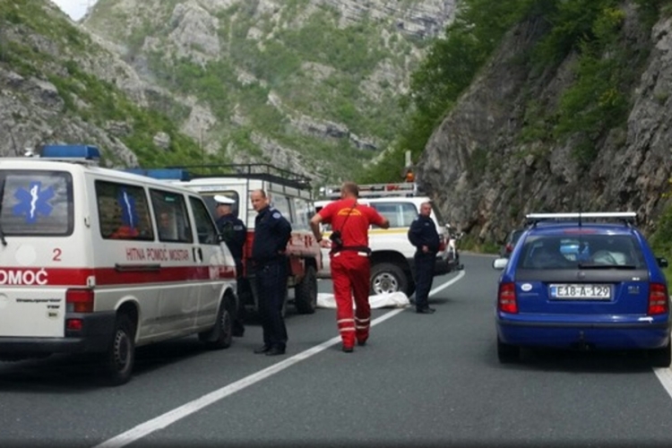 Dvije osobe poginule nakon što je automobil sletio u Neretvu kod Jablanice