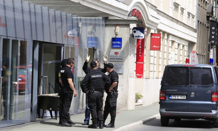 Velika policijska akcija u Sarajevu: Uhapšene tri osobe