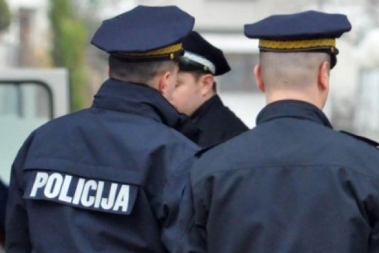 Srpski policajci tražiće odštetu od Srbije?