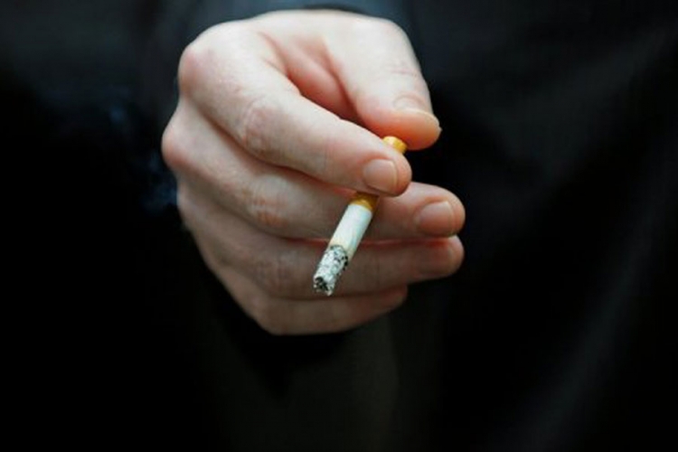 Pušači će prije ostaviti cigarete ako im se ponudi novac