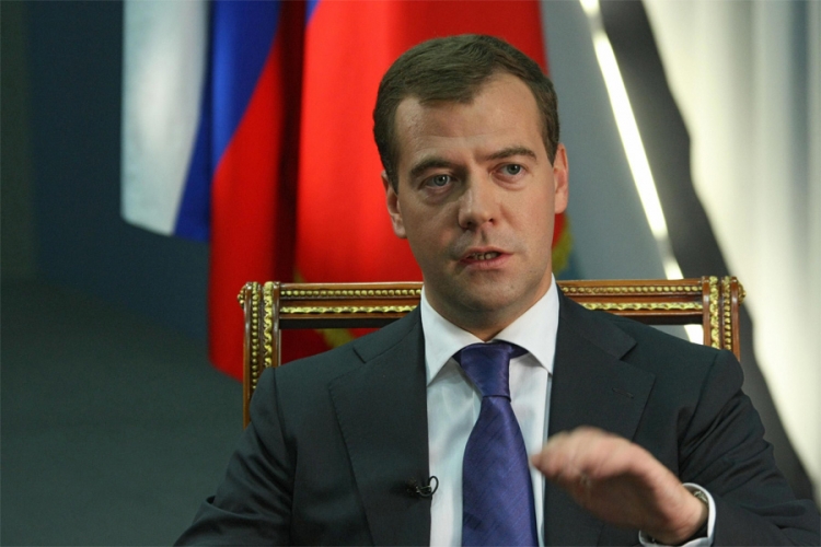 Medvedev: Rusija će biti oštra ako Ukrajina ne plati dugove
