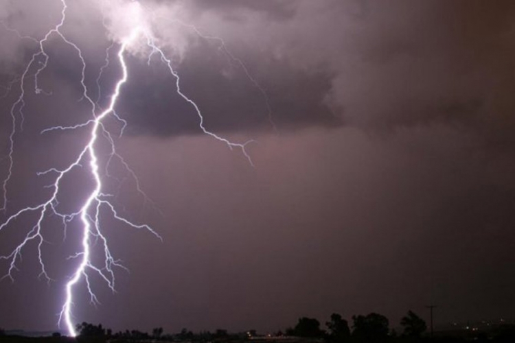 Upozorenje meteorologa: Velika oluja stiže na Balkan
