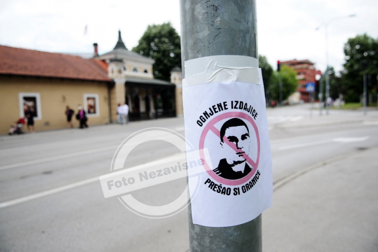 Plakati u Banjaluci: Ognjene izdajice, prešao si granice