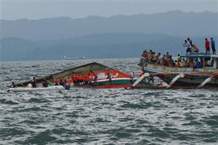 Broj žrtava u prevrtanju trajekta na Filipinima povećan na 61