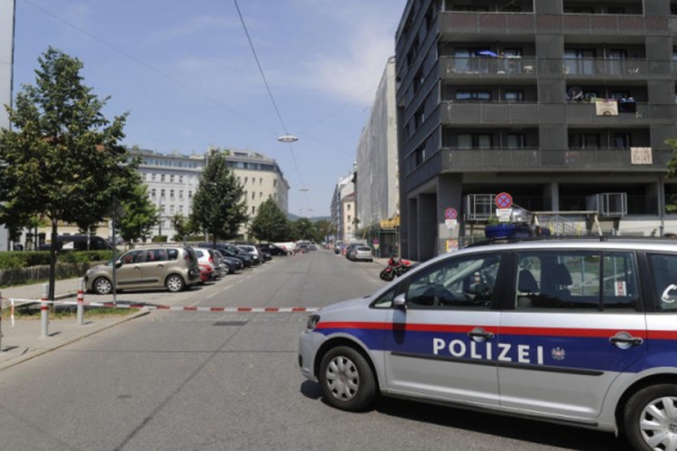 Zapucao iz kola i ranio dijete i još jednog prolaznika na ulici u Beču