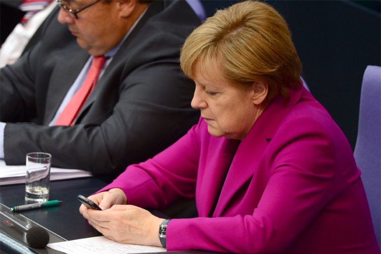 Traže od  Merkelove da promijeni kurs prema Atini