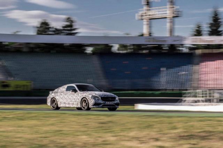 Mercedes otkriva dio po dio AMG C63 Coupea